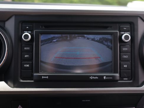 Used 2019 Toyota Tacoma SR5 RWD image 21