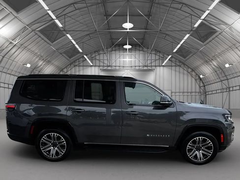 Used 2024 Jeep Wagoneer Series II AWD/4WD image 27