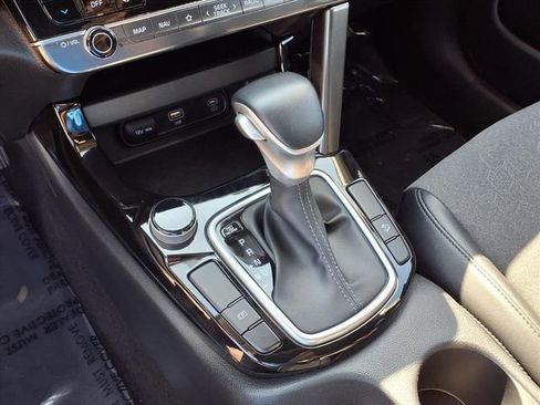 Used 2025 Kia Seltos S image 17
