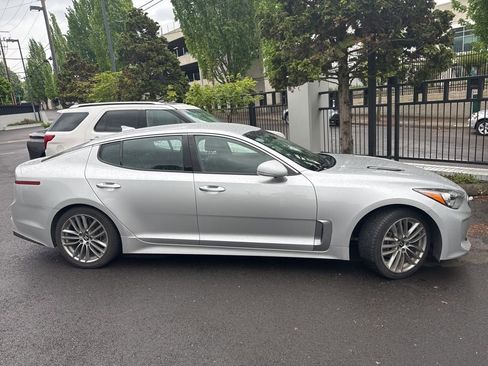 Used 2018 Kia Stinger RWD image 4