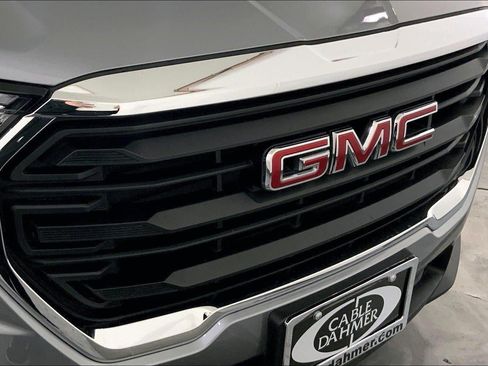 Used 2024 GMC Terrain SLE AWD/4WD image 29