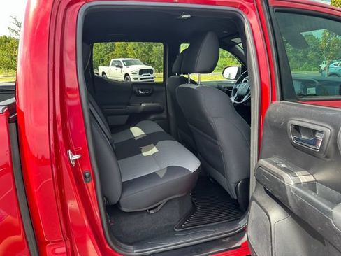Used 2021 Toyota Tacoma TRD Off-Road w/ Technology Package AWD/4WD image 21