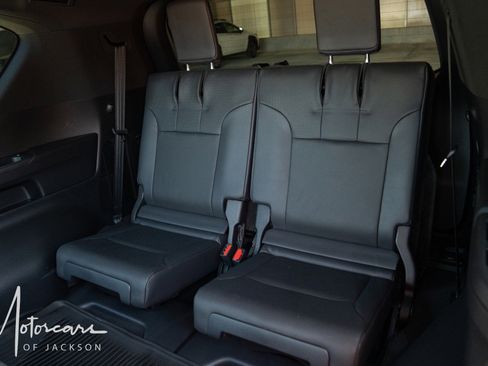 Used 2024 Lexus LX 600 4WD w/ Appearance Package image 17