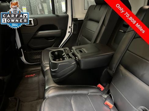 Used 2019 Jeep Wrangler Unlimited Sahara w/ Dual Top Group AWD/4WD image 22