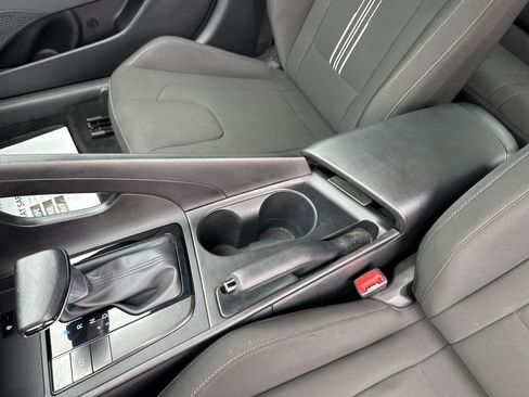 Used 2025 Hyundai Elantra Sport FWD image 22