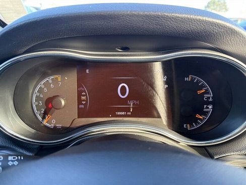 Used 2022 Jeep Grand Cherokee Laredo X image 28