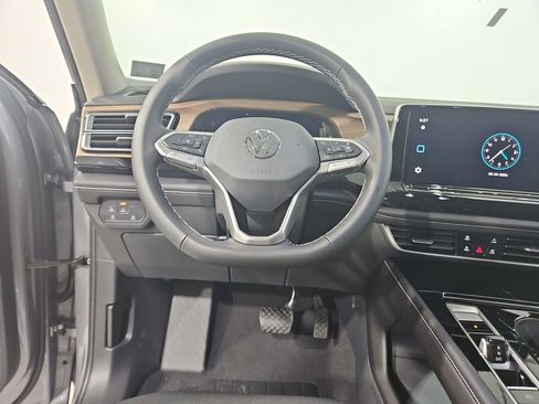 New 2026 Volkswagen Atlas SE image 13