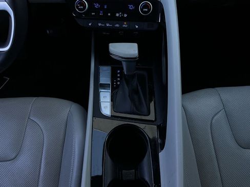 Used 2021 Hyundai Elantra Limited image 13