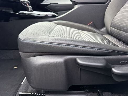 Used 2025 Chevrolet Trax LT image 12