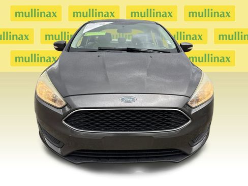 Certified 2017 Ford Focus SE image 11