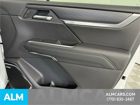 Used 2025 GMC Acadia Elevation image 41