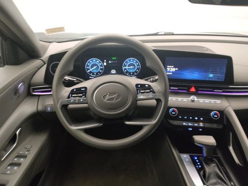 Used 2024 Hyundai Elantra SEL image 22