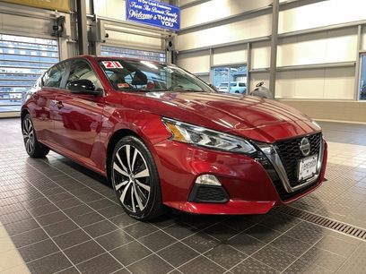 Used 2021 Nissan Altima 2.5 SR w/ SR Premium Package