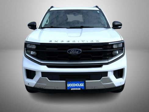 Used 2025 Ford Expedition Max Platinum AWD/4WD image 2