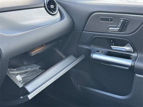 Certified 2023 Mercedes-Benz GLA 250 4MATIC image 31