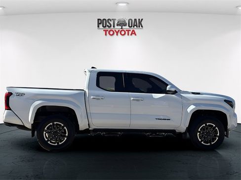 Used 2024 Toyota Tacoma TRD Sport image 8