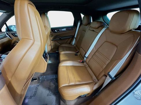 Used 2023 Porsche Cayenne S Platinum image 24