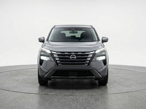 Used 2025 Nissan Rogue SV AWD/4WD image 2