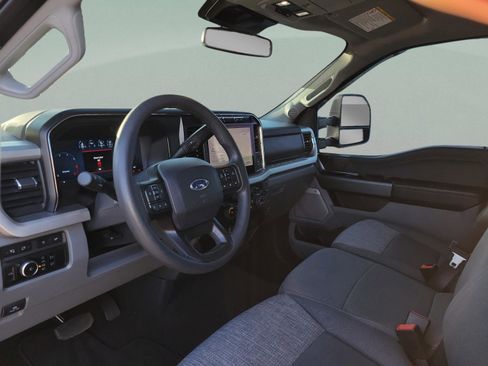 Used 2024 Ford F250 XLT w/ XLT Premium Package image 8