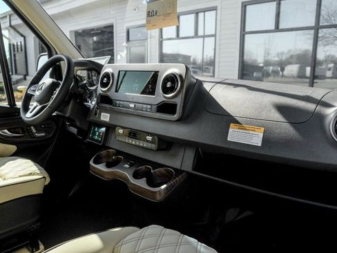 New 2024 Mercedes-Benz Sprinter 3500 image 33