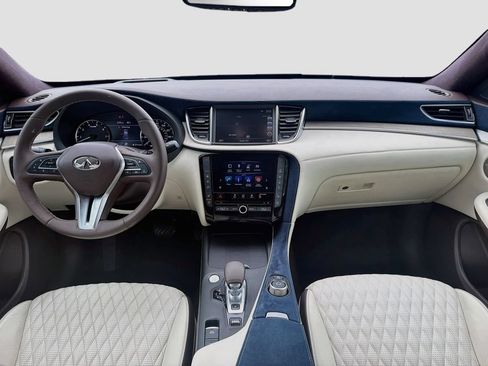Used 2019 INFINITI QX50 Essential w/ Sensory Package FWD image 17