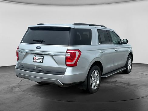 Used 2019 Ford Expedition XLT w/ Equipment Group 202A AWD/4WD image 9