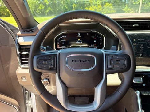 Used 2024 GMC Sierra 1500 Denali w/ Denali Reserve Package AWD/4WD image 22