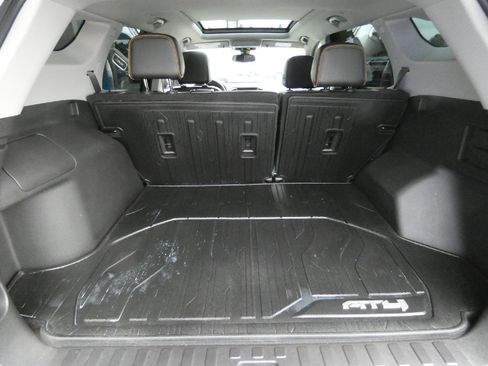 Certified 2022 GMC Terrain AT4 w/ Tech Package AWD/4WD image 16