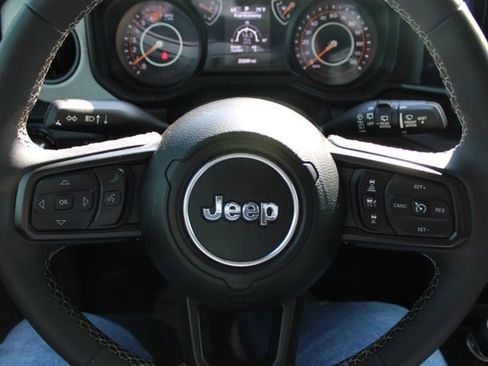 Used 2025 Jeep Wrangler Unlimited Sport AWD/4WD image 22