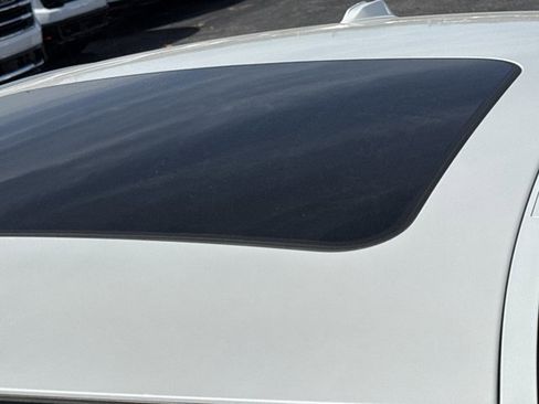 Used 2024 BMW 330e image 14