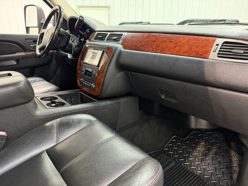 Used 2011 Chevrolet Silverado 2500 LTZ w/ LTZ Plus Package AWD/4WD image 14