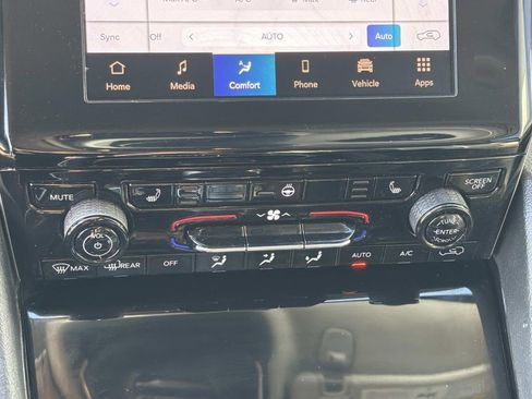 Used 2022 Jeep Grand Cherokee L Limited image 14