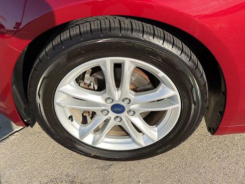 Used 2018 Ford Fusion SE w/ Fusion SE Technology Package FWD image 33