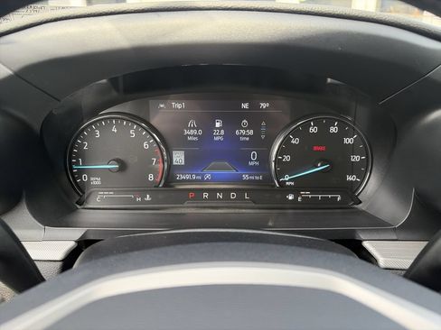 Used 2024 Ford Explorer XLT w/ Equipment Group 202A AWD/4WD image 22