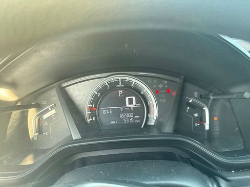 Used 2019 Honda CR-V LX image 4