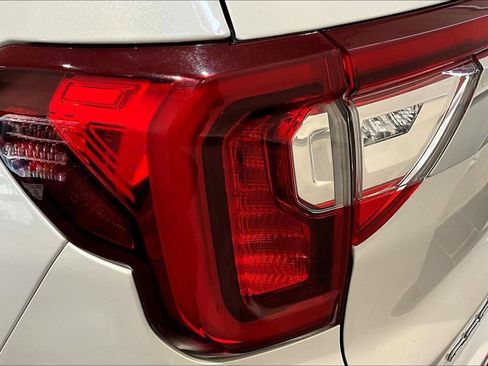 Used 2023 GMC Acadia Denali w/ Denali Ultimate Package AWD/4WD image 23
