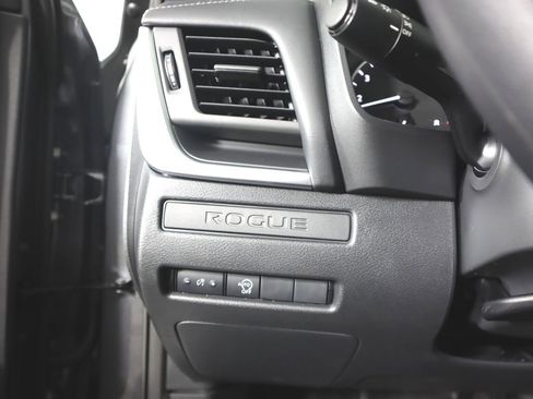New 2026 Nissan Rogue S image 17