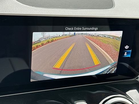 Used 2021 Mercedes-Benz GLB 250 GLB 250 image 21