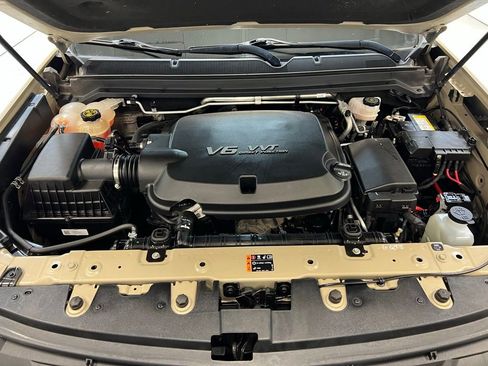 Used 2022 Chevrolet Colorado Z71 AWD/4WD image 31