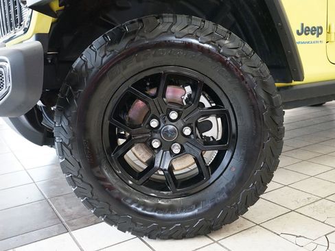 Used 2024 Jeep Wrangler Unlimited AWD/4WD image 57