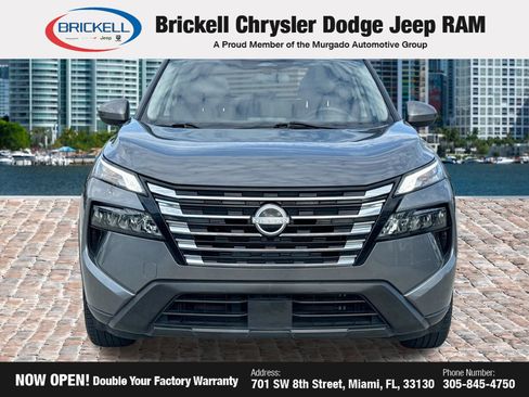 Used 2024 Nissan Rogue SV FWD image 8