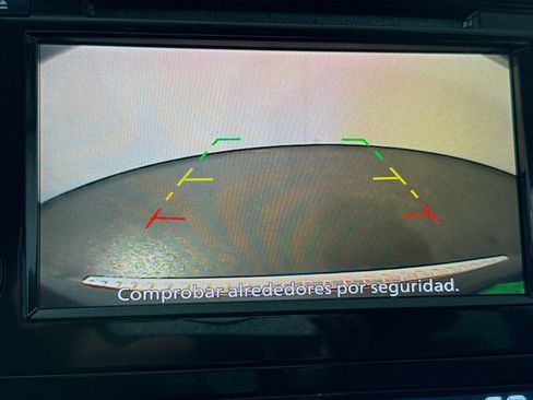 Used 2018 Nissan Rogue SV image 19