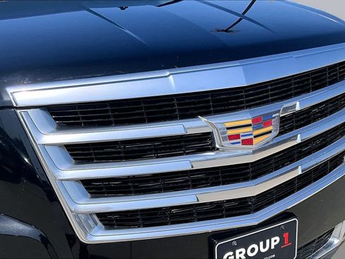 Used 2020 Cadillac Escalade Luxury RWD image 28
