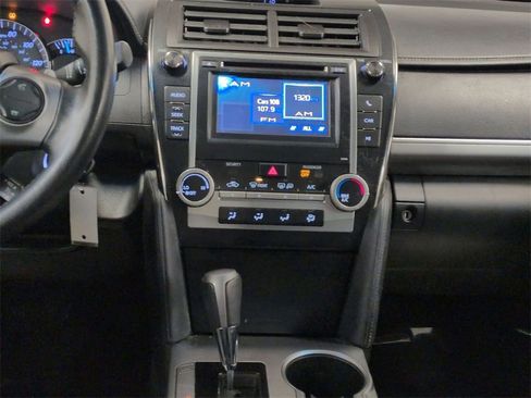Used 2013 Toyota Camry SE image 24