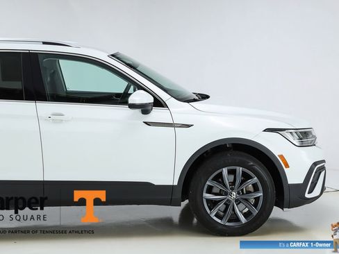 Used 2022 Volkswagen Tiguan SE FWD image 12