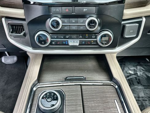 Used 2024 Ford Expedition Max Limited RWD image 35