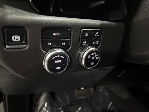 Used 2025 GMC Sierra 1500 SLT AWD/4WD image 20