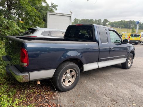 Used 2002 Ford F150 XLT RWD image 3