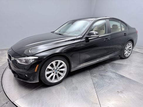Used 2018 BMW 320i xDrive Sedan w/ Convenience Package image 1