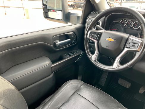 Used 2021 Chevrolet Silverado 3500 LTZ w/ LTZ Convenience Package image 12